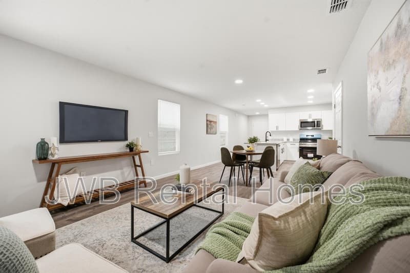 Jacksonville House: 9089 India Ave