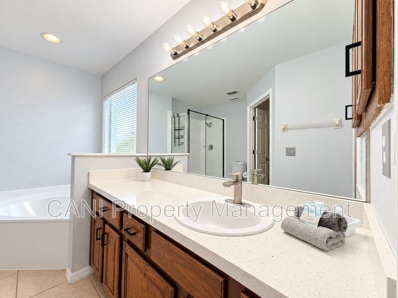 Davenport House: 644 Allison Avenue