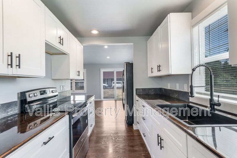Independence House: 415 South 11th Street