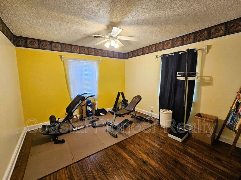 Tampa House: 7301 N 13th St