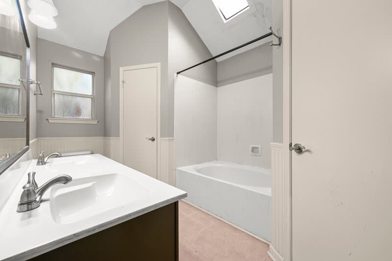 Baton Rouge House: 692 John Henry Drive