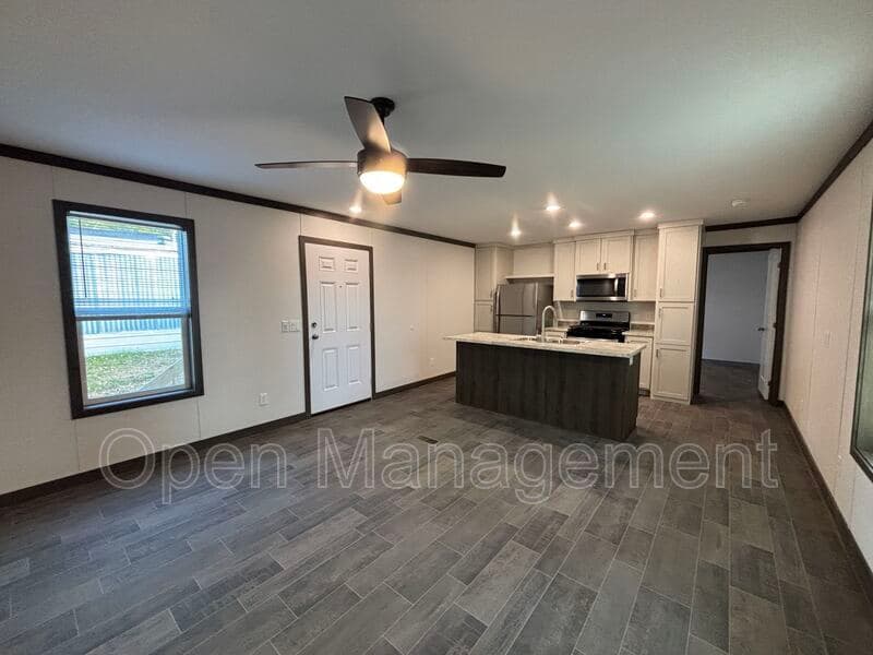 Bismarck House: 725 S 12th St