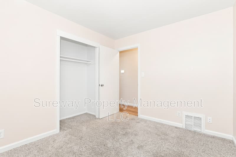 Mount Holly House: 213 Cardinal Lane