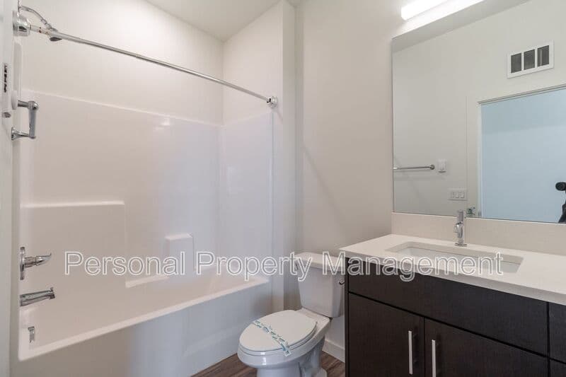 Vancouver Condo: 1111 W Fourth Plain Blvd