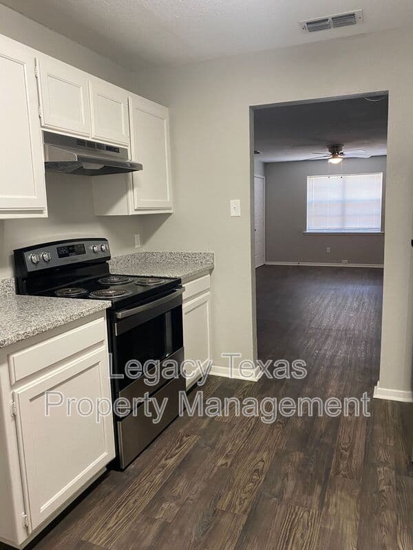 Cleburne Condo: 1302 Berry Dr