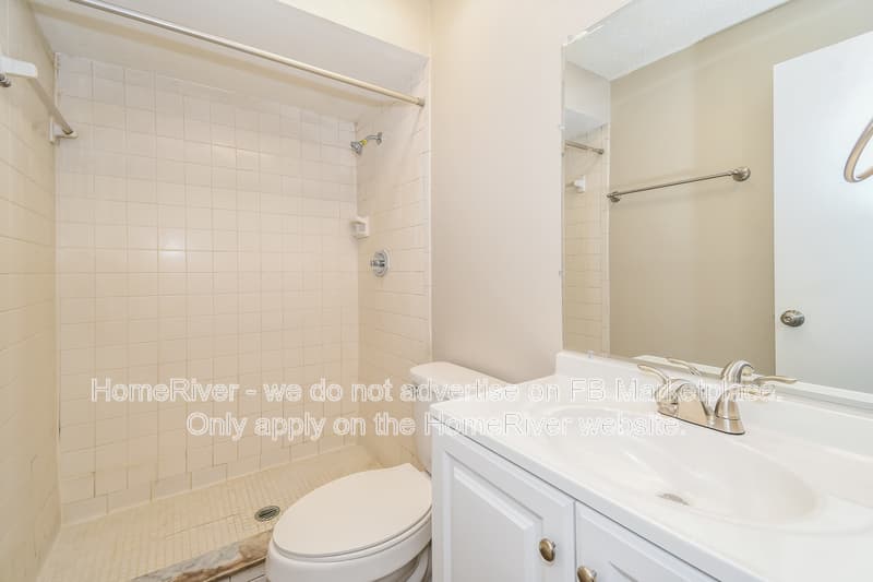 Jacksonville House: 3479 Docksider Dr S