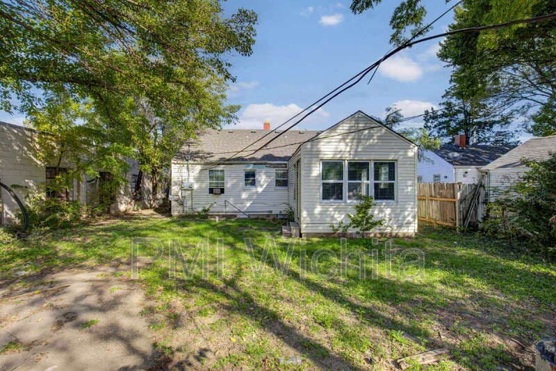 Wichita Condo: 2513 East 9th Street North