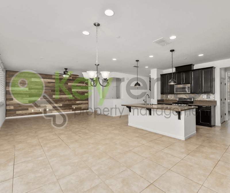 Lincoln House: 1552 Flora Way