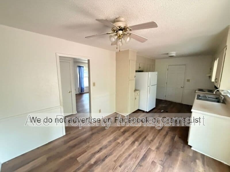 Fayetteville House: 742 Appalachin Drive