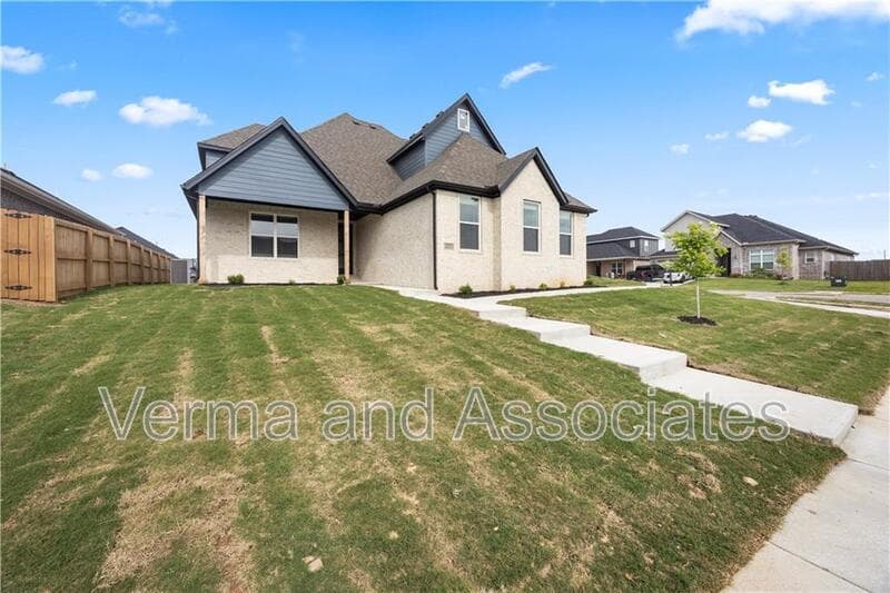 Centerton House: 1241 Mammoth St