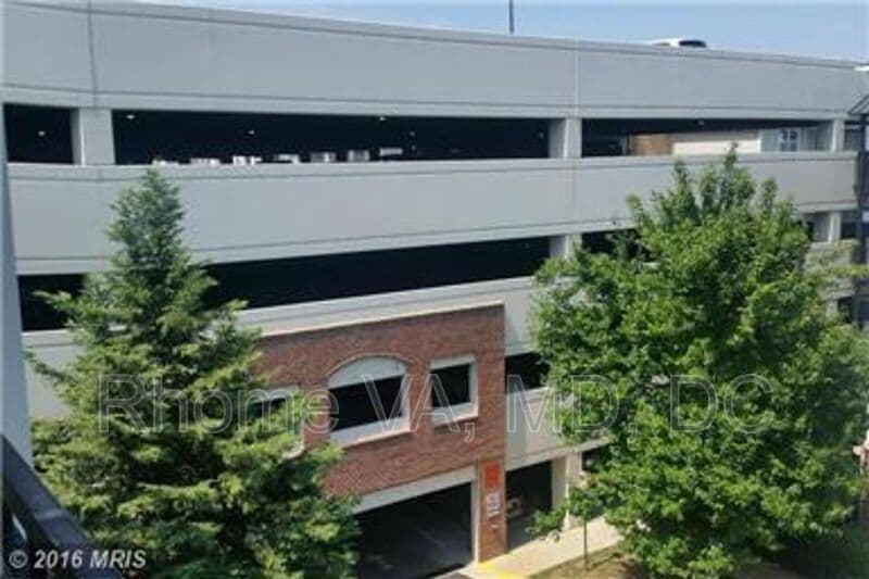 Herndon Condo: 12937 Centre Park Cir