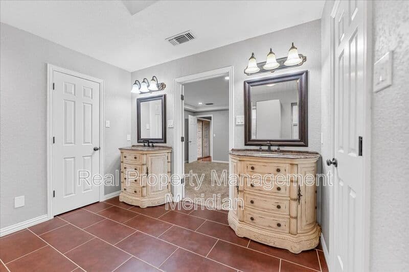 Trophy Club House: 20 Timberline Dr