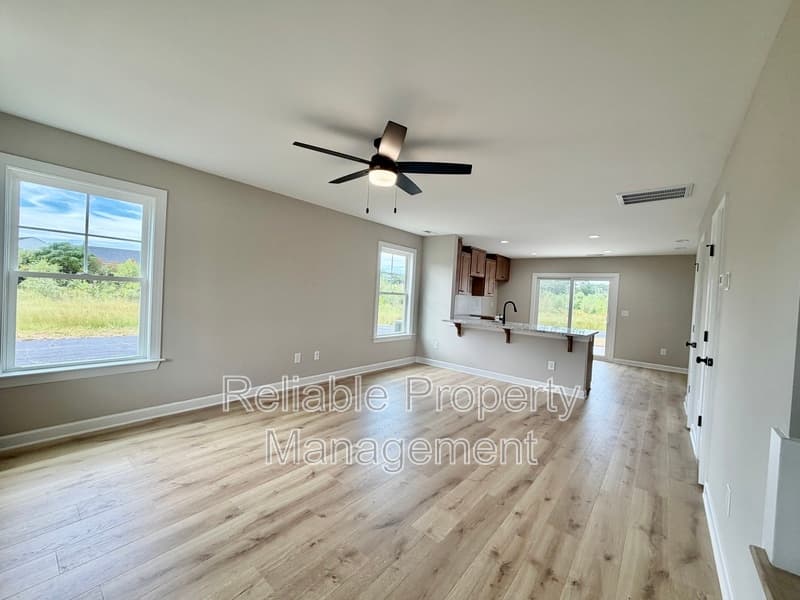 Pine Level Townhome: 428 W Main St