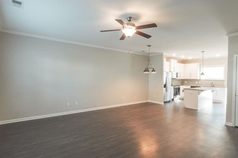 Savannah House: 94 Reese Way