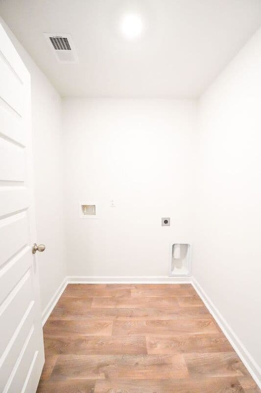 Bloomingdale House: 433 Coconut Dr