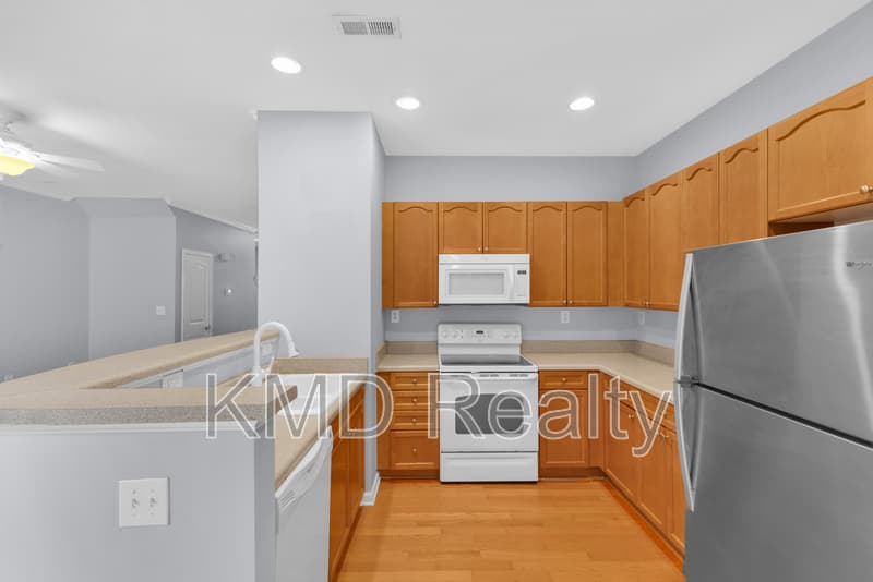 Charlotte Townhome: 15407 St Christopher Court