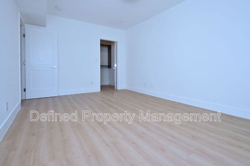 Santa Monica Condo: 834 4Th Street