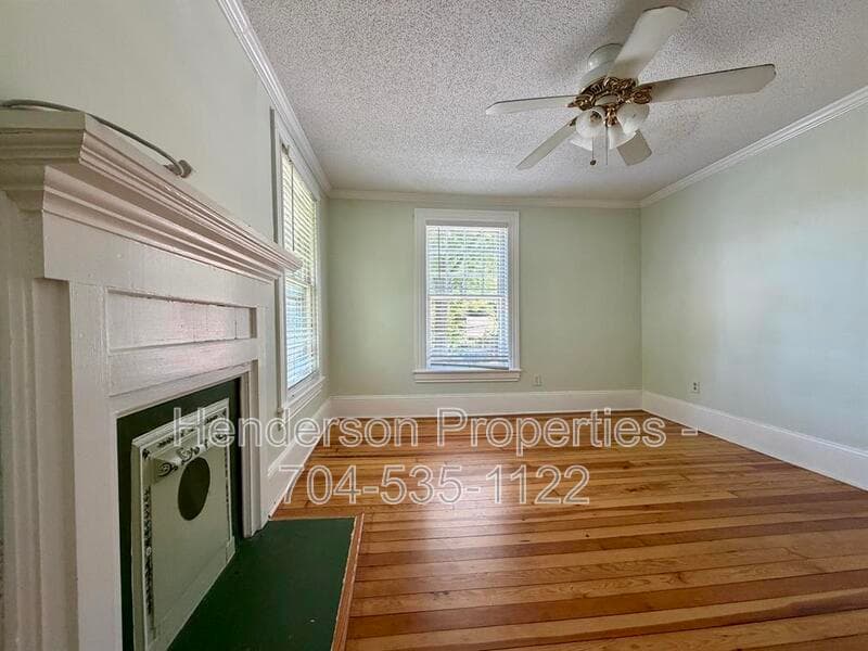 Statesville House: 319 N Mulberry Street