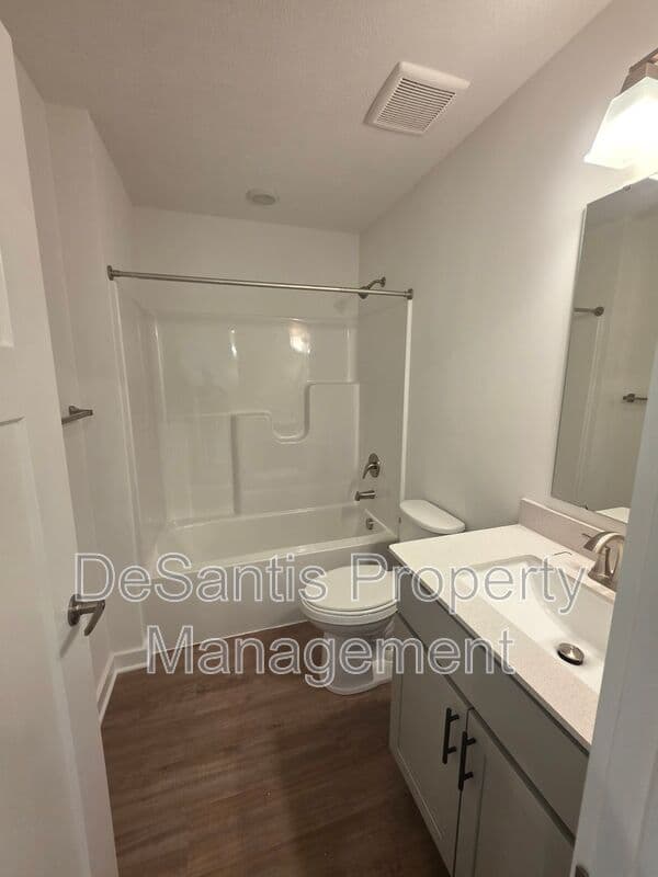 Imperial Townhome: 1806 Canterbury Drive