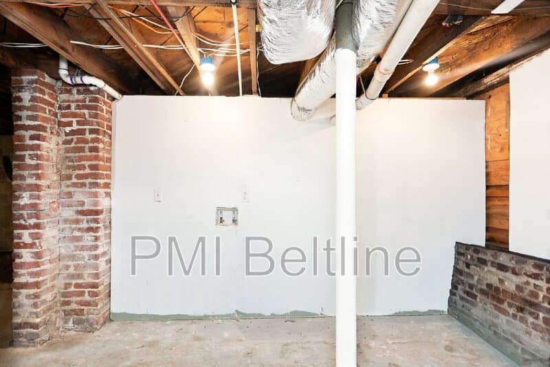 Atlanta House: 1164 Sells Avenue Southwest