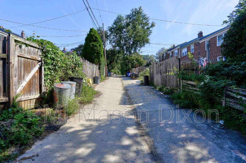 Baltimore Townhome: 133 Stevenson Lane