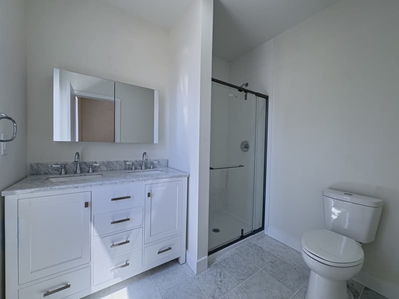 Philadelphia Condo: 2013 Green St - 2FL