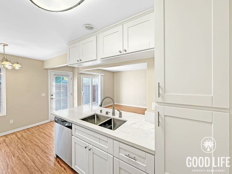 San Diego Townhome: 5252 Balboa Arms Drive