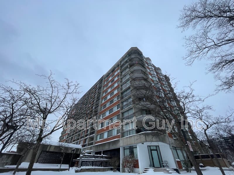 Mississauga Condo: 2200 Sherobee Road