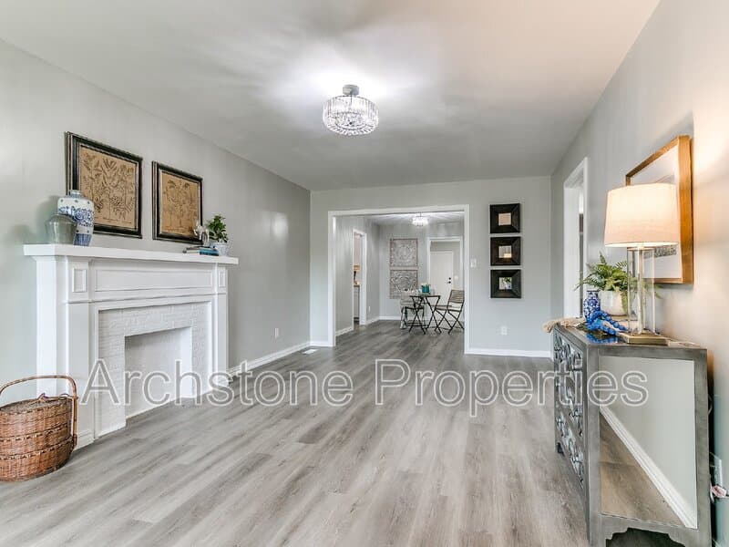 Oklahoma City House: 2617 Northwest 37th Street