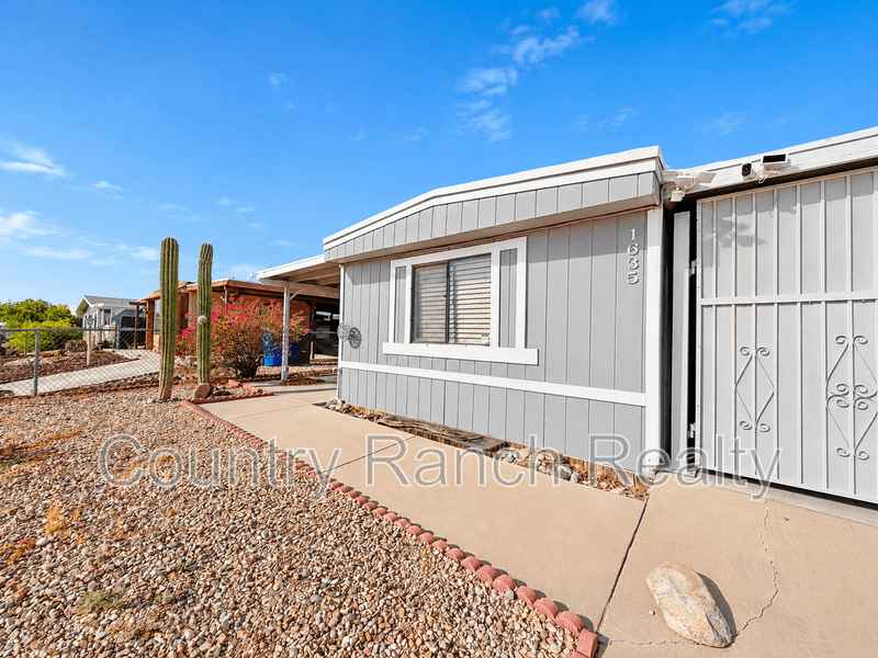 Bullhead City House: 1635 Yale Drive
