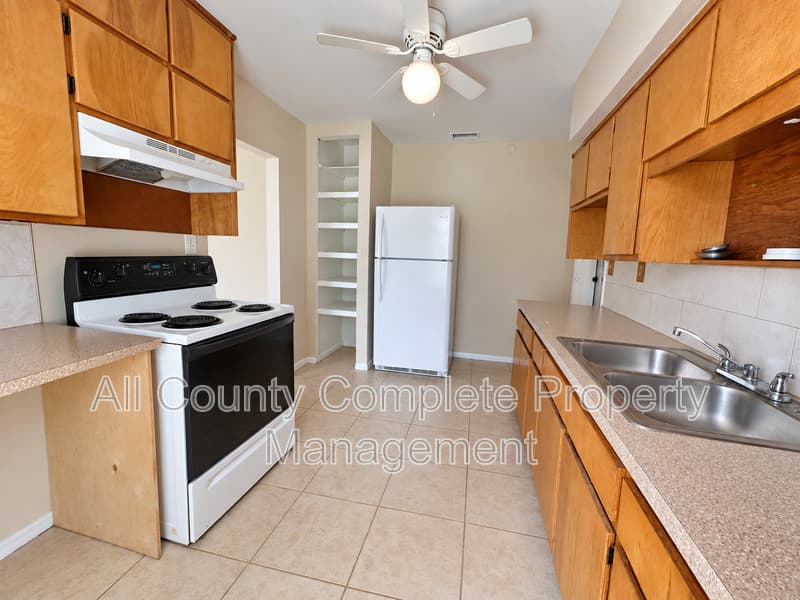 Baldwin House: 215 Drew St W