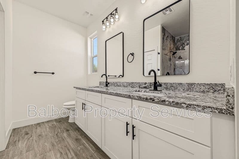 Buckeye Condo: 212 2nd Ave E