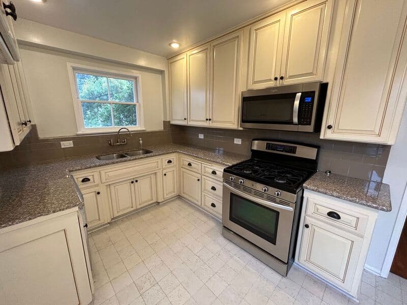 La Cañada Flintridge House: 5128 Crown Ave.