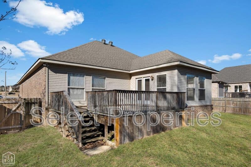 Jonesboro House: 4801 Lochmoor