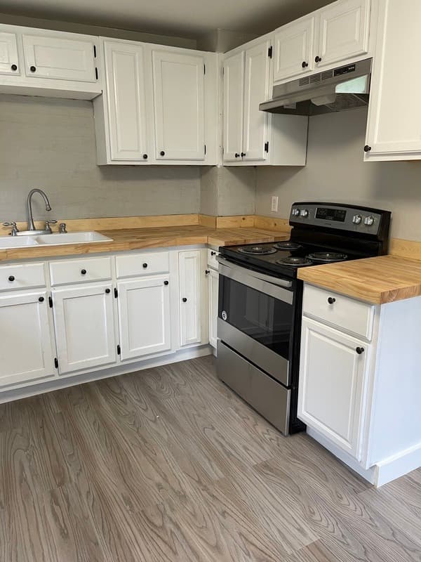 Louisville House: 1719 Airline Dr