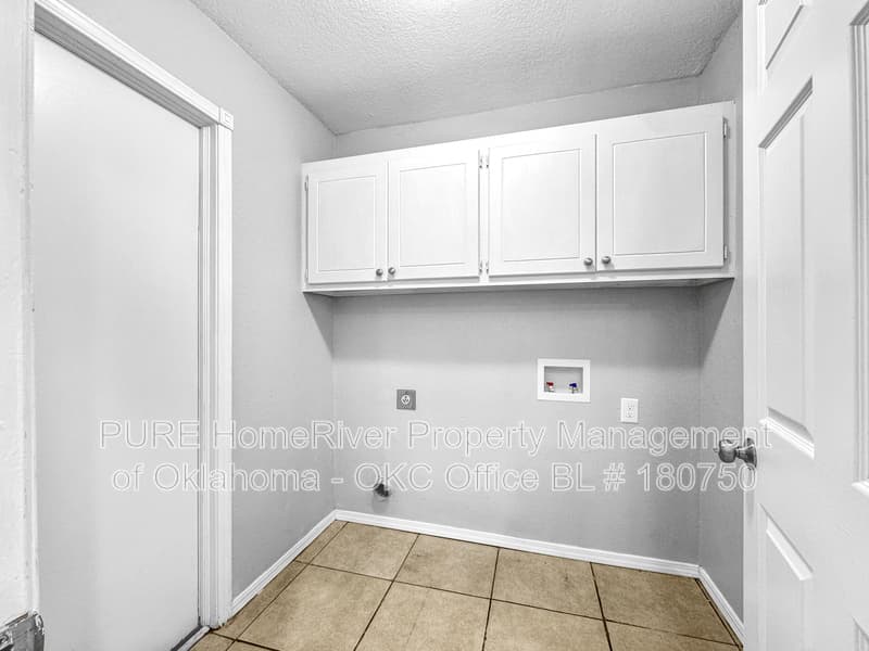 Midwest City House: 9709 Grissom Dr