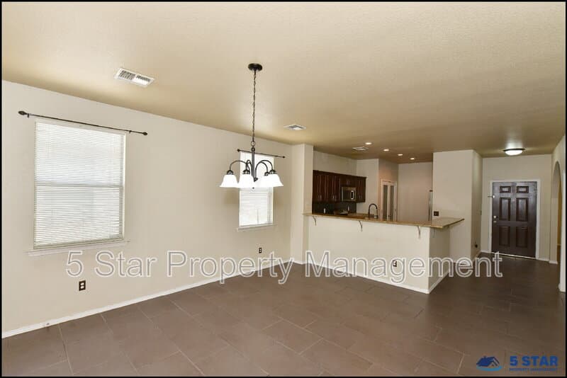 El Paso House: 4913 Adrian Campos St !!