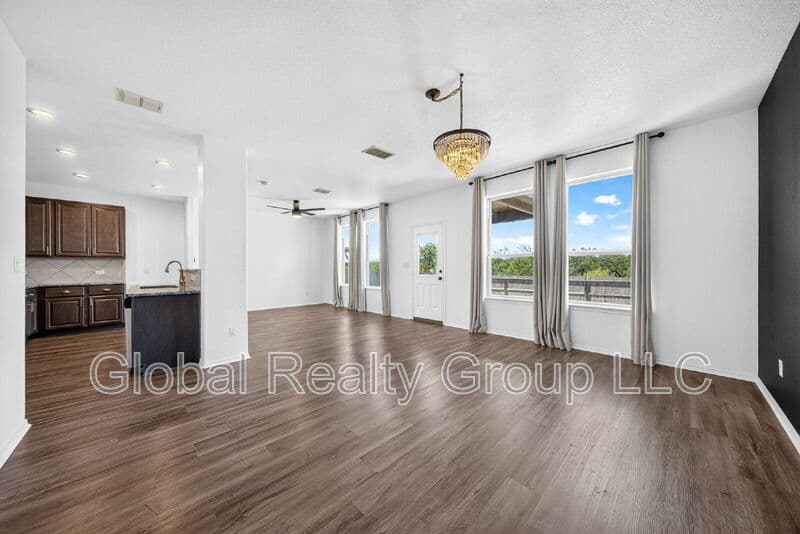New Braunfels House: 174 Buttercup Bnd