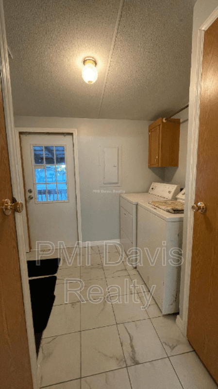 Orange Park House: 2645 Mosley Rd