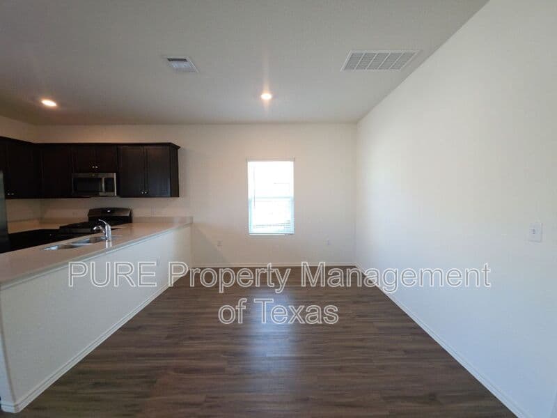 Austin House: 10712 Sunday Drive