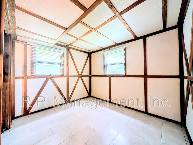 Scandia House: 15740 Pilar Rd N