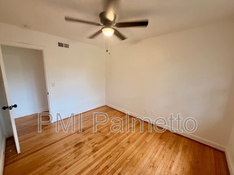 Columbia House: 7348 Parkview Drive