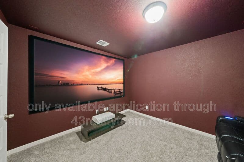 San Antonio House: 9207 Dak Avenue