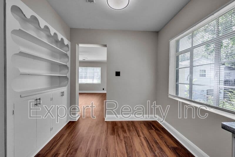 Birmingham House: 7420 Sparta Ave