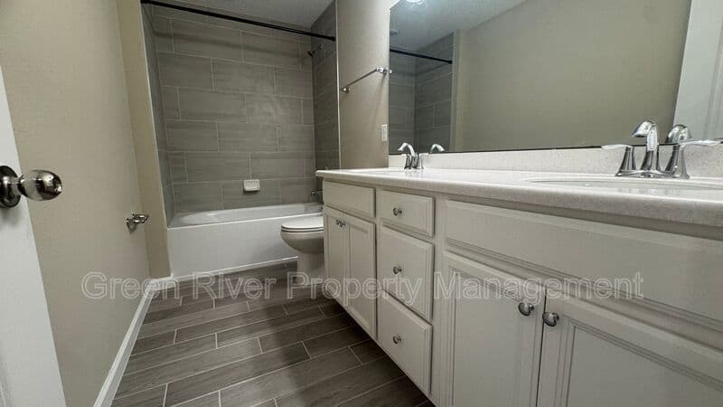 Jacksonville House: 10361 Benson Lake Dr