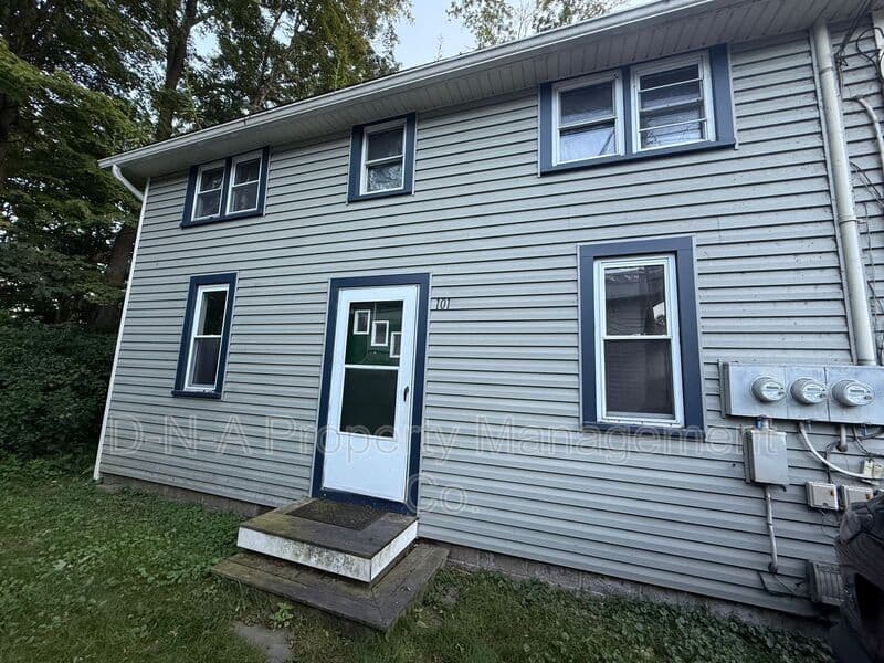 East Stroudsburg Condo: 110 Cabanna Lane