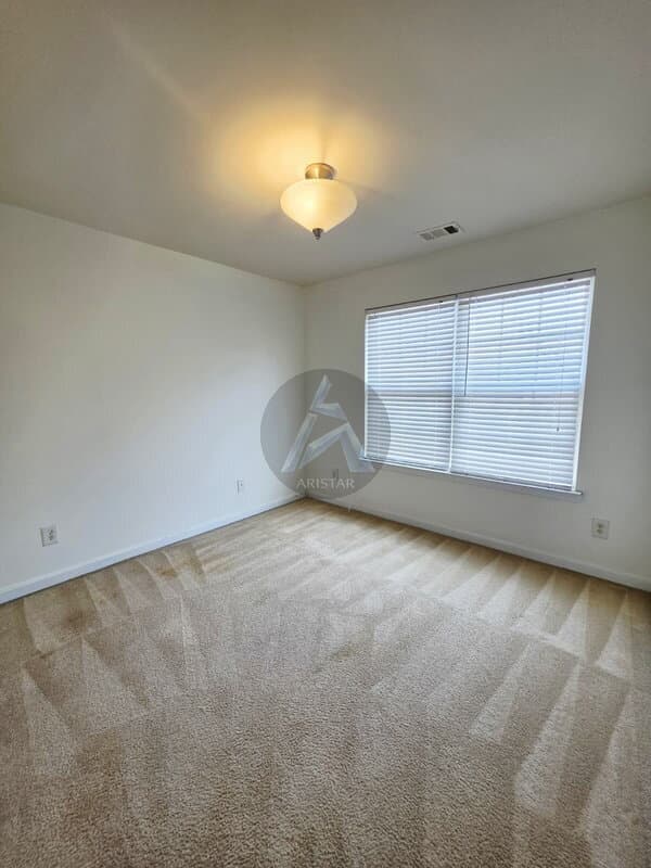 Kennesaw House: 1440 Dolcetto Trce