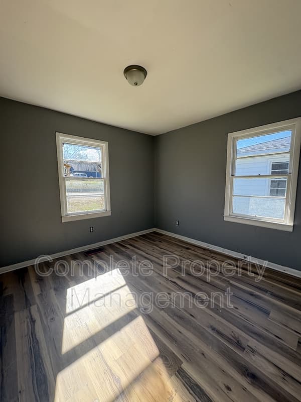 Bessemer House: 810 Fairfax Avenue