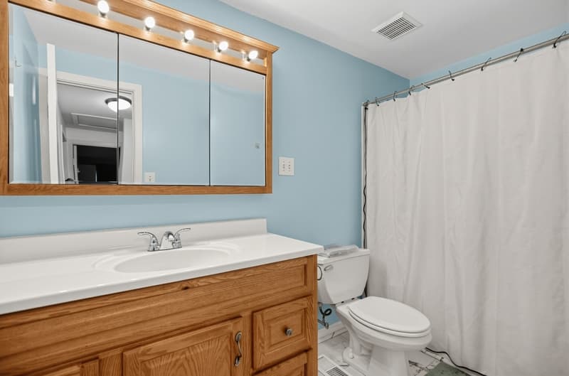 Parkville Condo: 139 East Orange Court