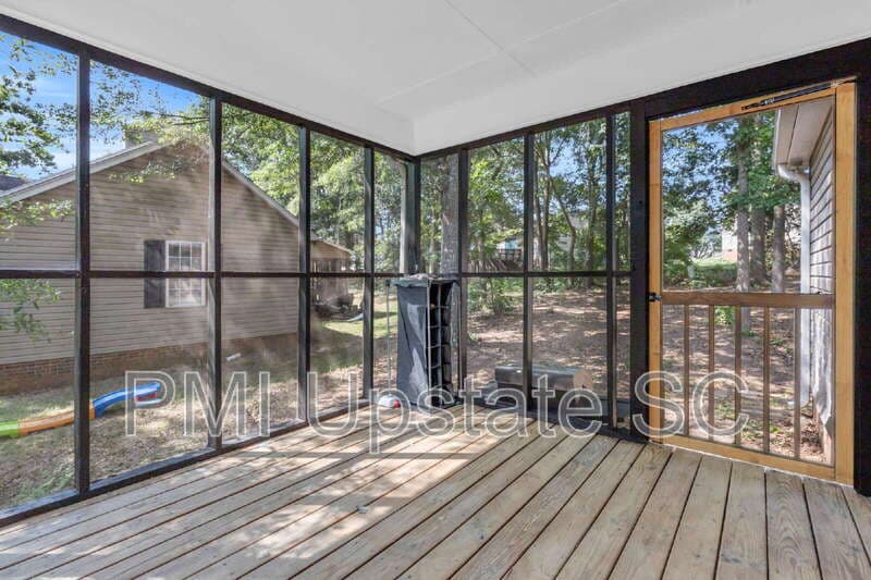 Simpsonville House: 244 Oak Valley Drive